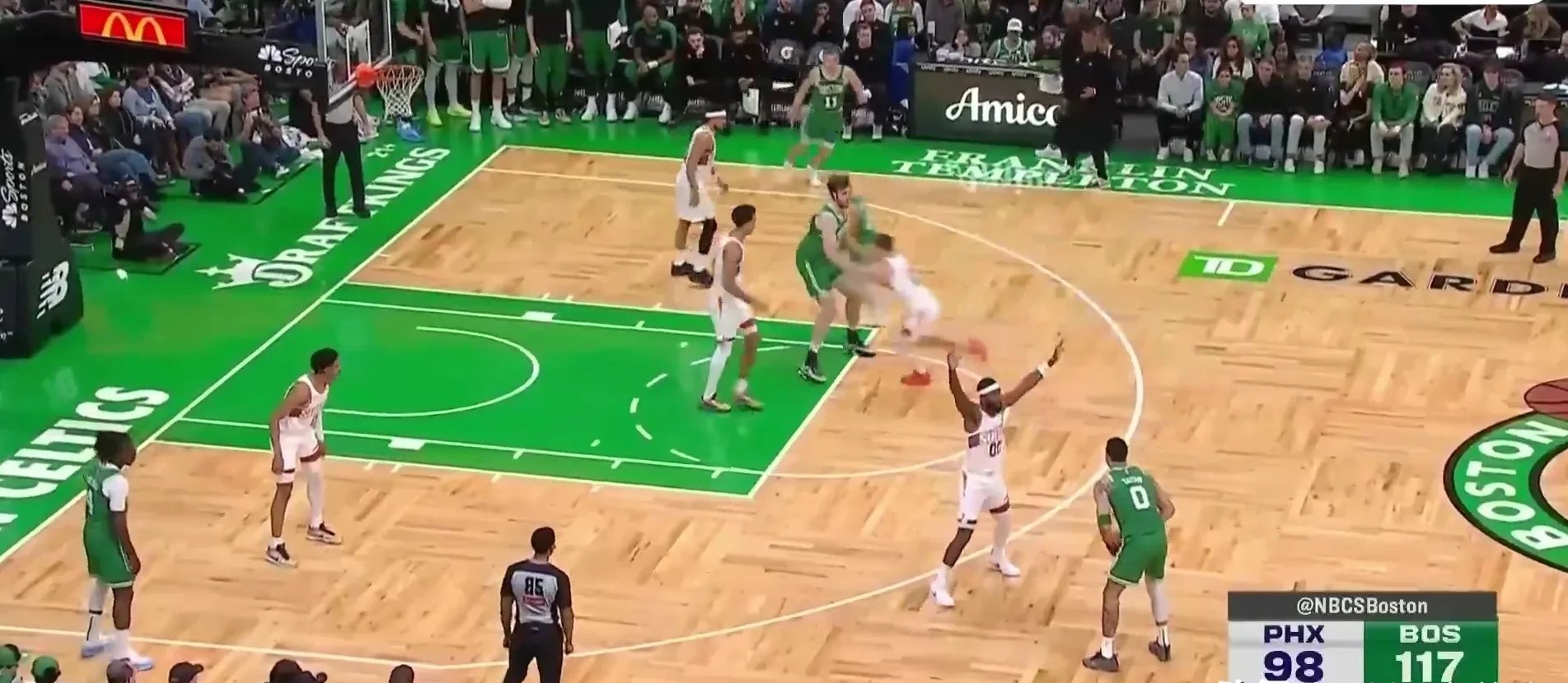 比利时乒乓球队绝地反击瑞典乒乓球队，波尔制霸全场