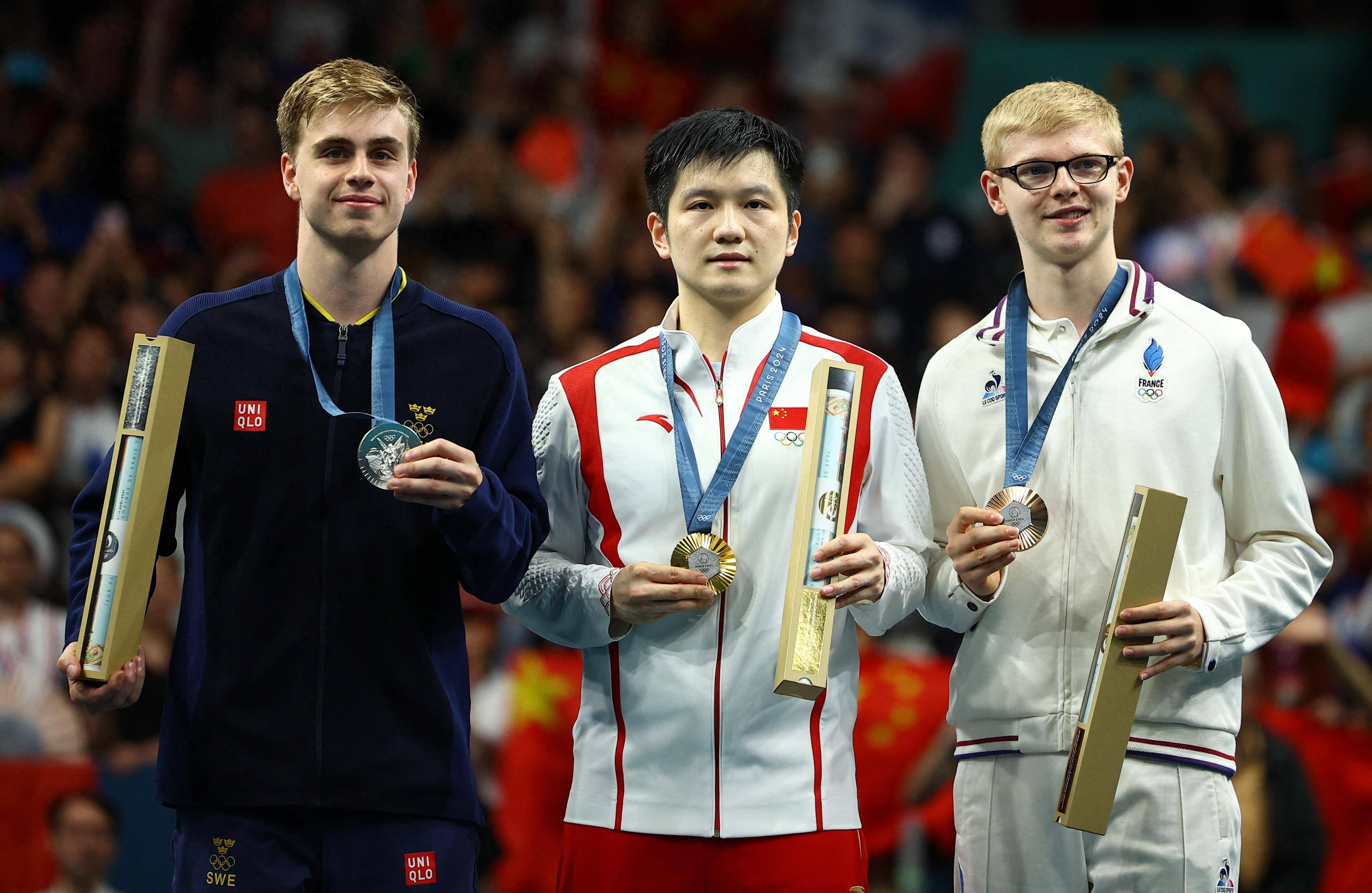 英国乒乓球队鏖战波兰乒乓球队，樊振东送出助攻