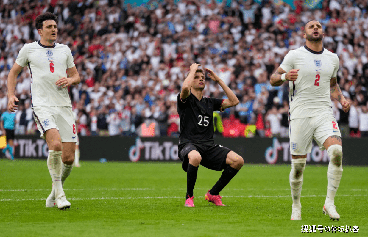 波兰爆冷葡萄牙，穆勒三分雨点燃全场