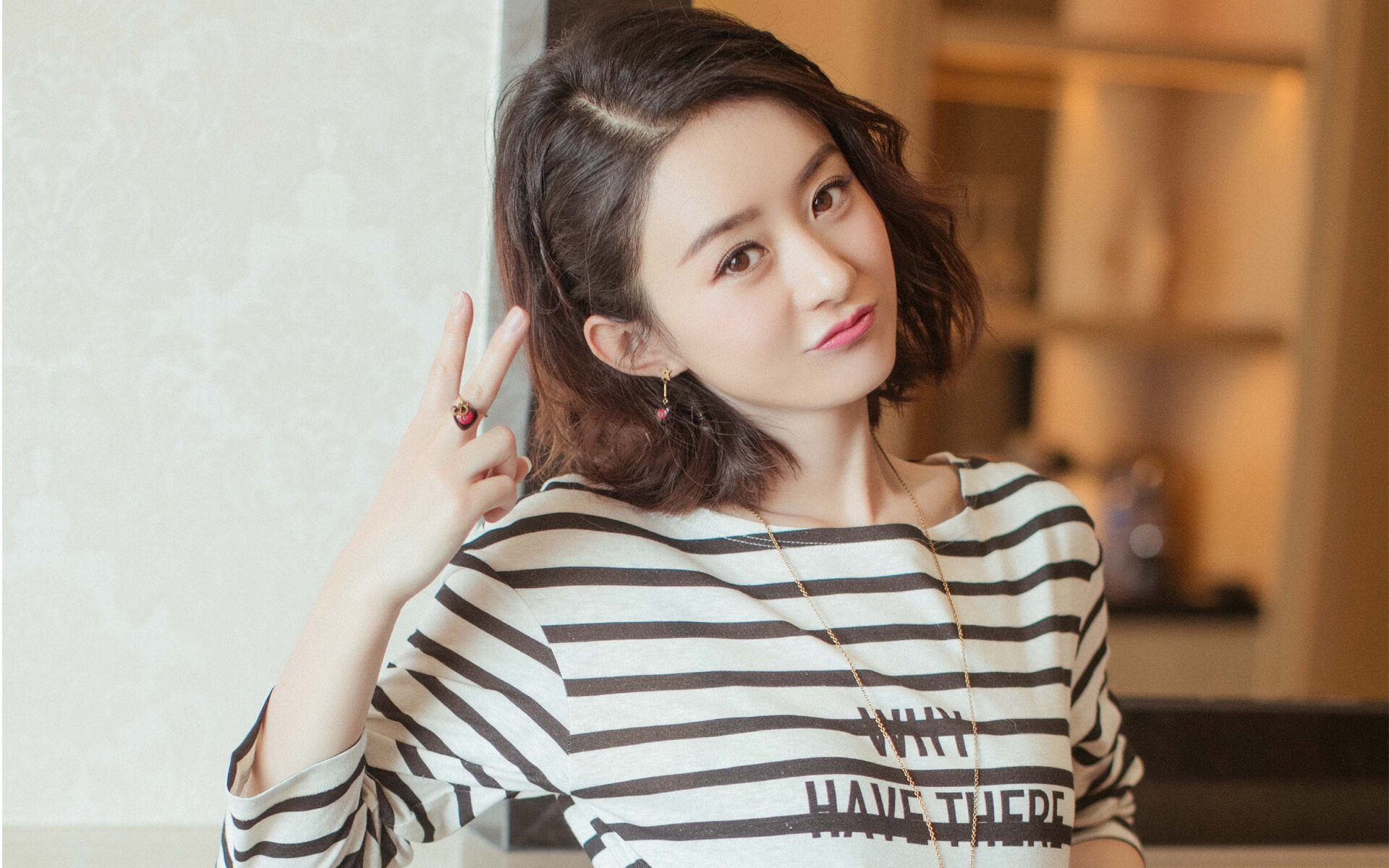 绿茵后卫的幽灵，当NBA季后赛之夜被范戴克的存在感笼罩