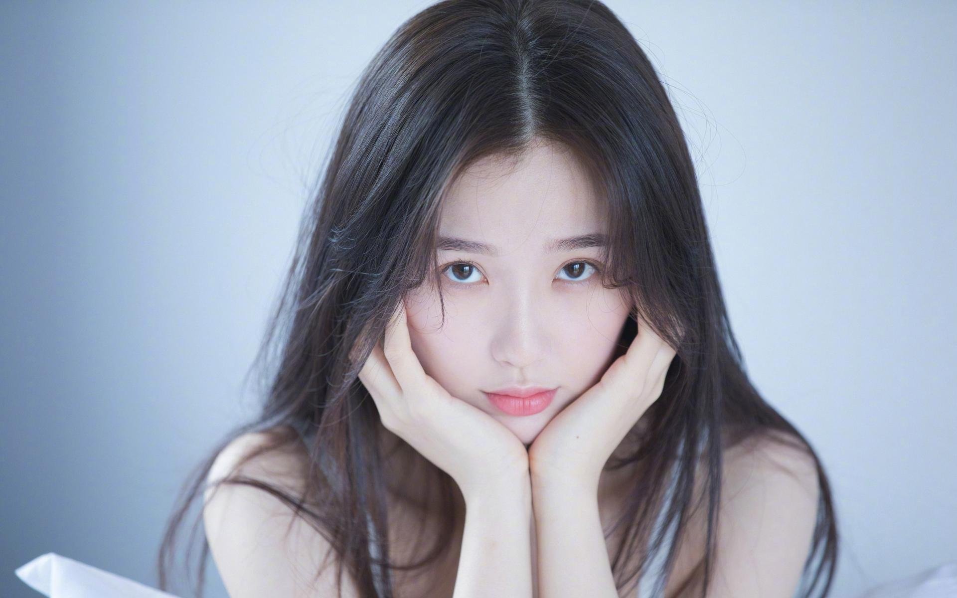 欧冠铁蹄下的希腊悲歌，C罗化身收割者，皇马卫冕之路的关键先生传